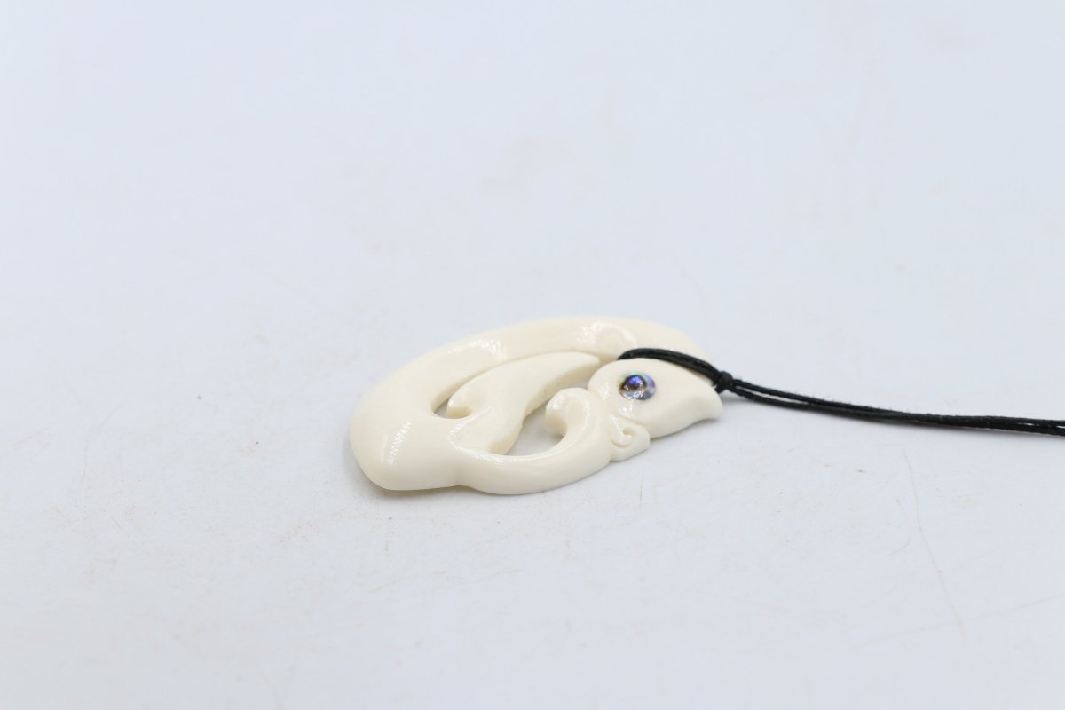 Bone Manaia Hook Pendant - BPM008