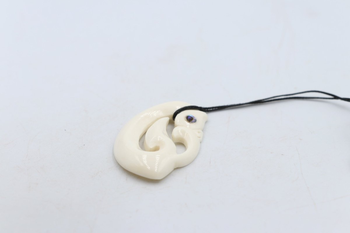Bone Manaia Hook Pendant - BPM008