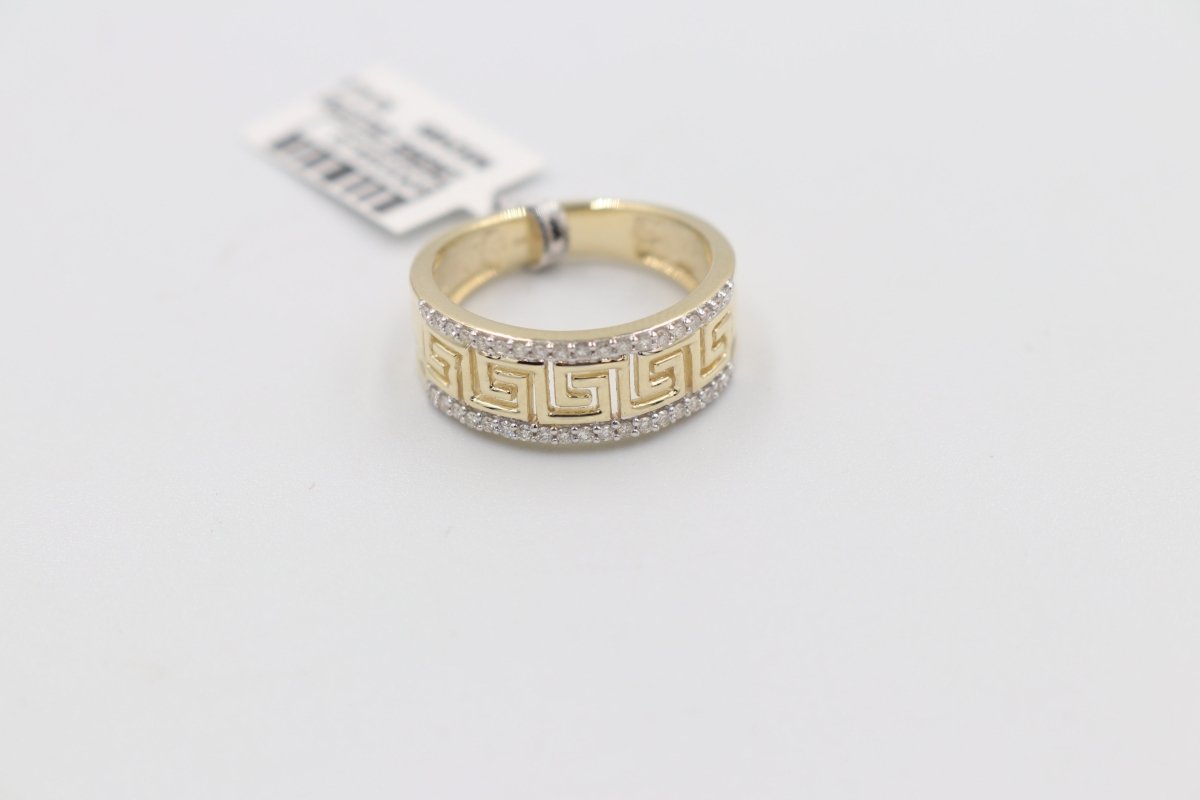 10K Gold Diamond ring with 0.20 carat of Diamonds