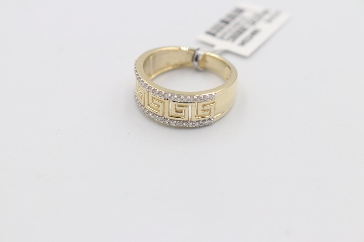 10K Gold Diamond ring with 0.20 carat of Diamonds
