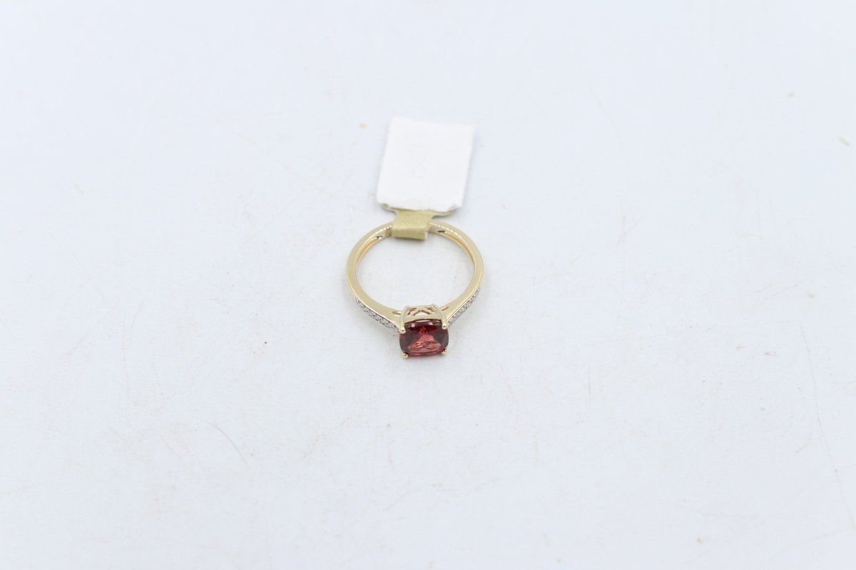 9ct Gold Garnet & Diamond ring DA45GAR