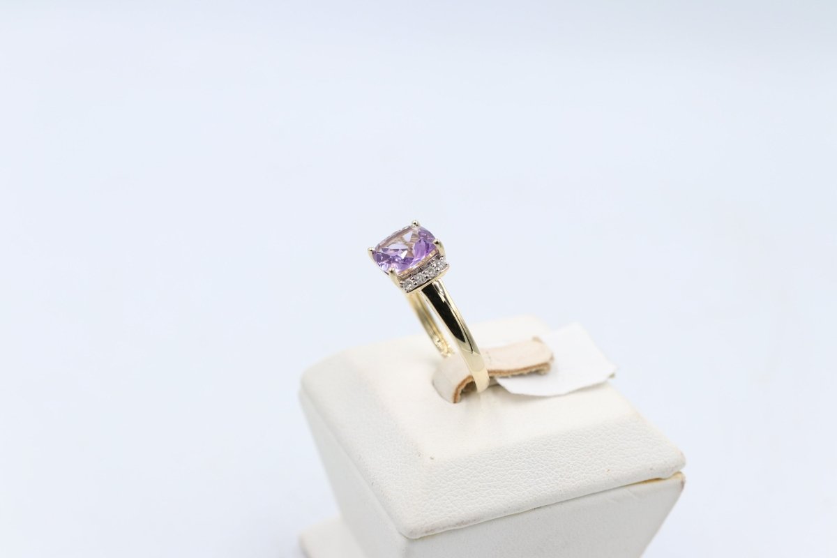 9ct Gold Amethyst And Diamond ring