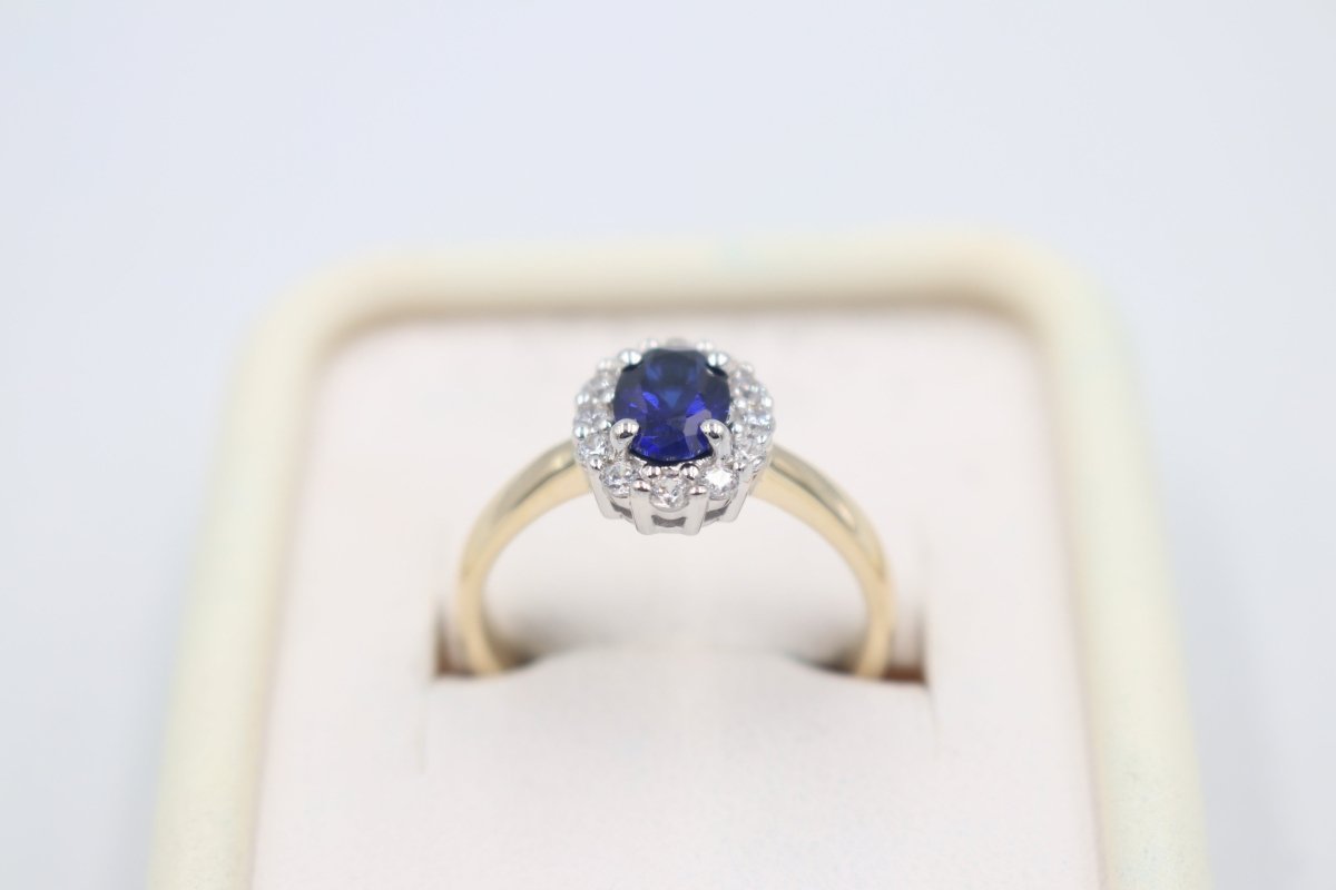 9ct Gold Syn Saphhire & CZ ring