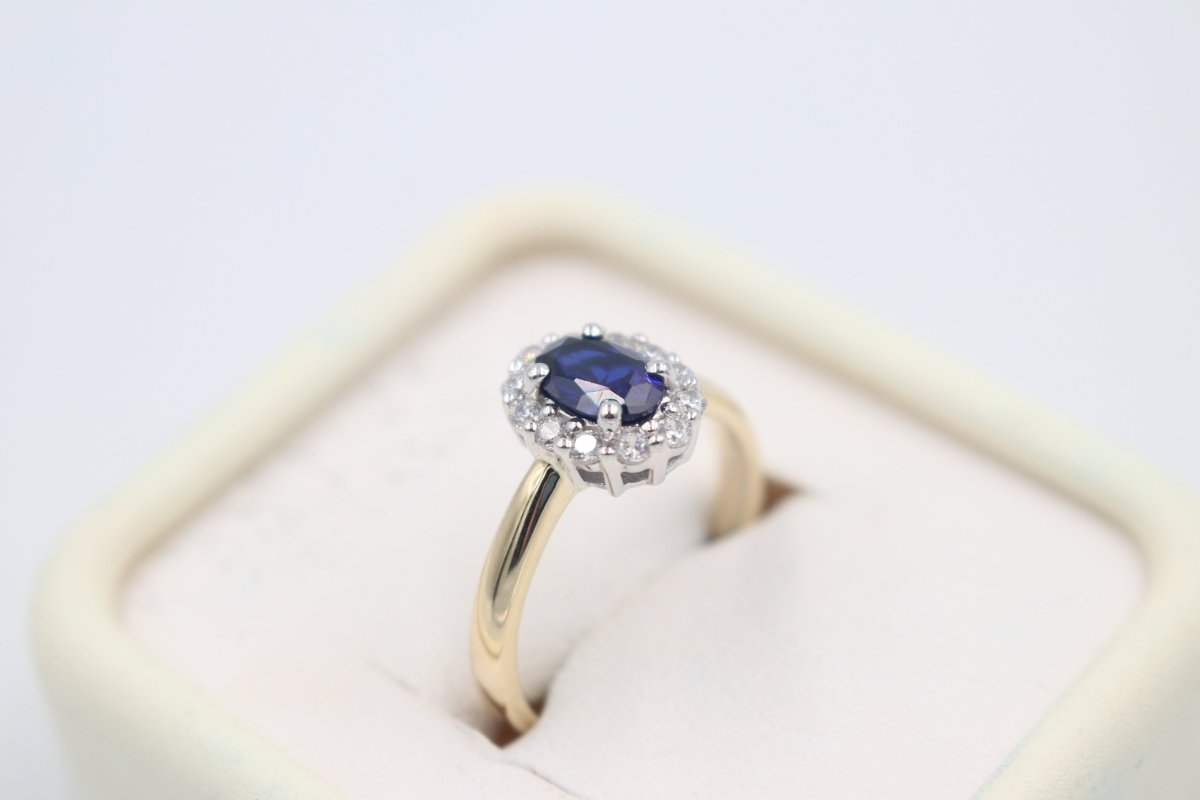 9ct Gold Syn Saphhire & CZ ring