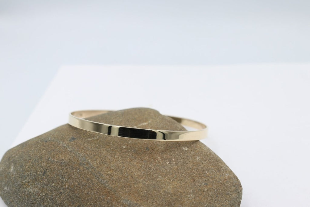 9ct Yellow Gold square Profile Bangle wide