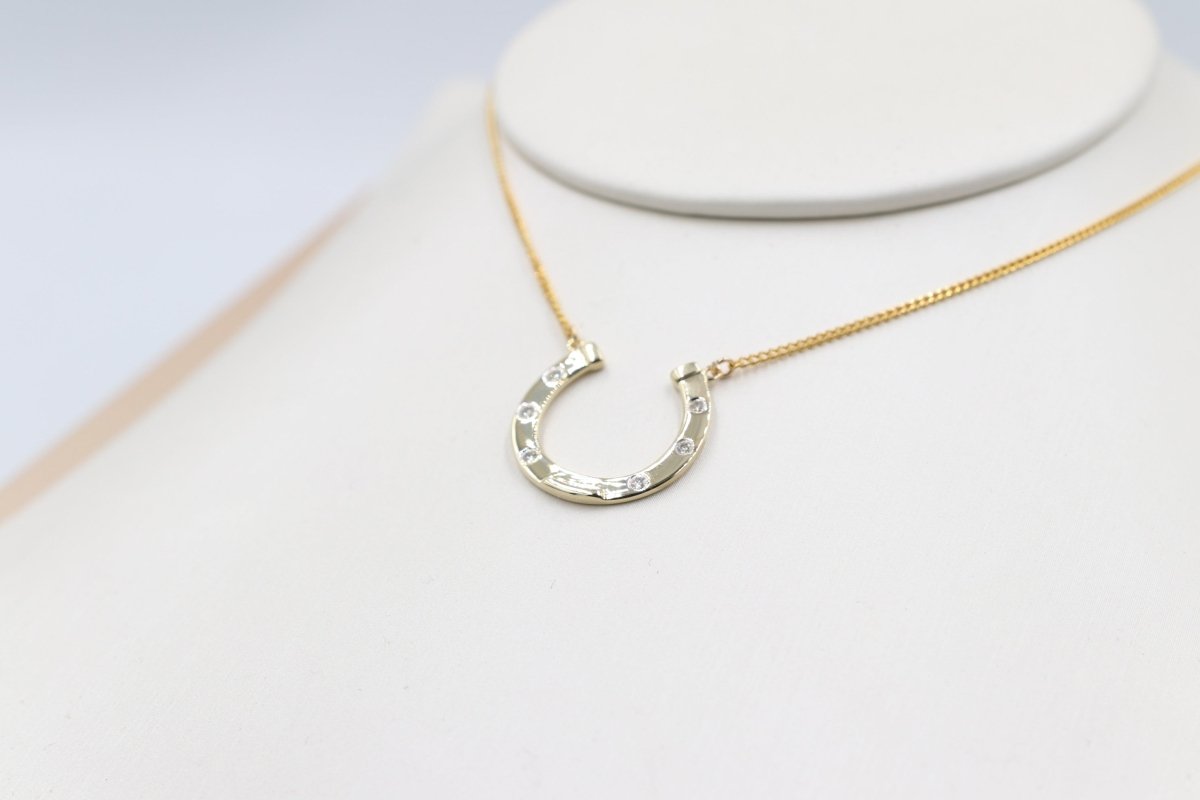 9ct Gold Diamond Set Horse Shoe Pendent