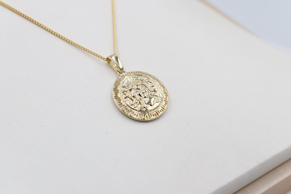 9ct Gold Medusa Pendent