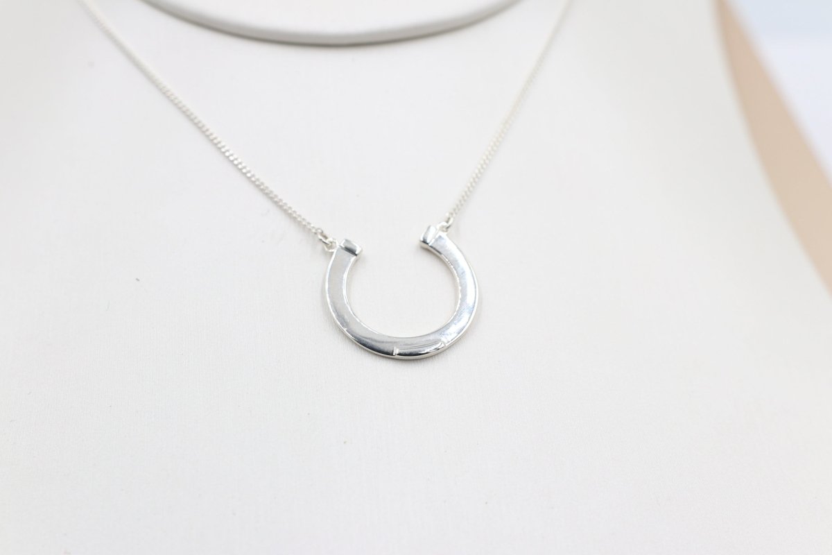 Stg Silver Diamond Set Horse Shoe Pendent