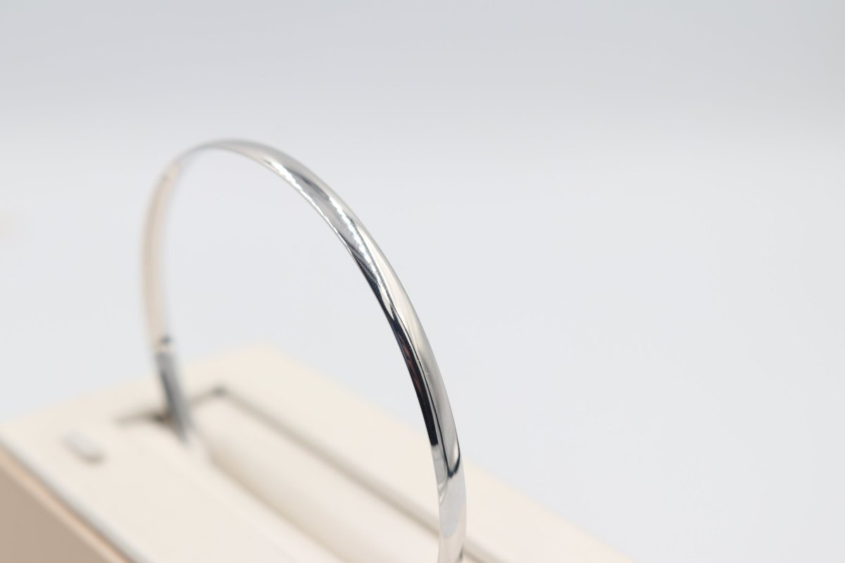 9ct White Gold Solid Bangle 4mm