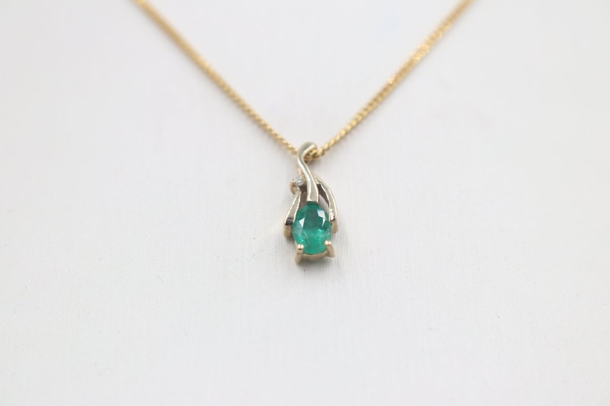 9ct Gold Genuine Emerald Pendent