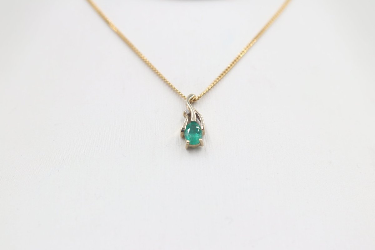 9ct Gold Genuine Emerald Pendent