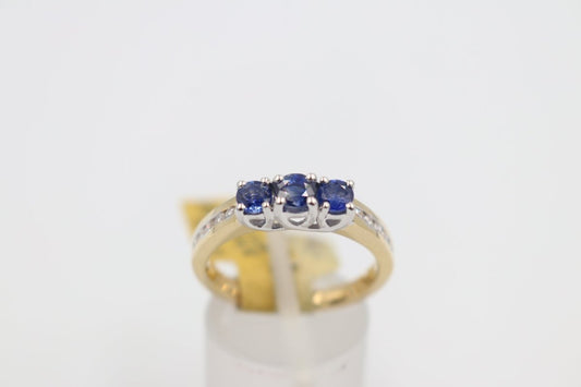 18ct Gold Ceylon saphhire & Diamond set Ring