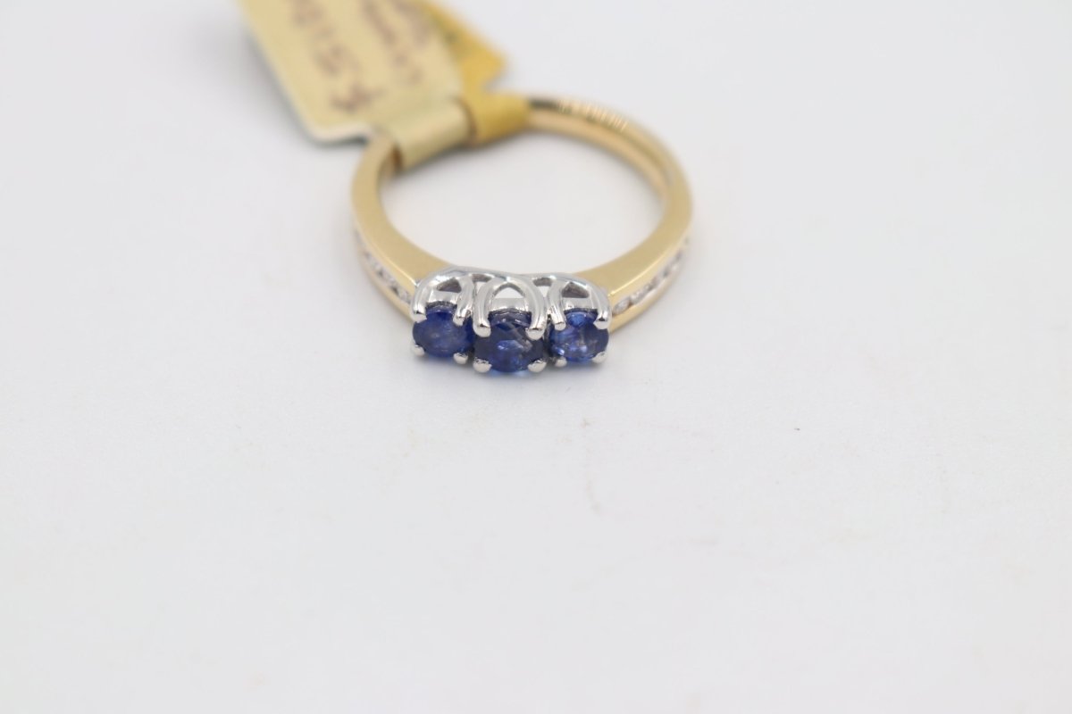 18ct Gold Ceylon saphhire & Diamond set Ring