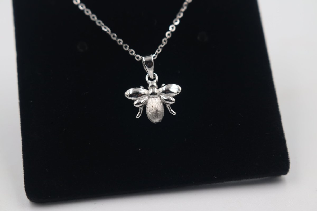 Stg silver Honey Bee Pendent